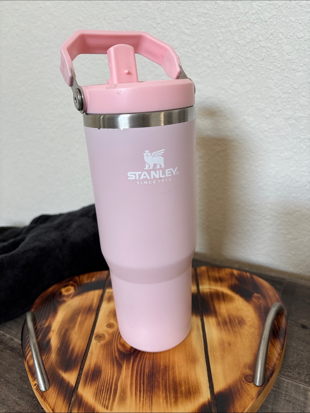 Stanley Light Pink Kids or adults 30oz Travel Tumbler with Carry Handle